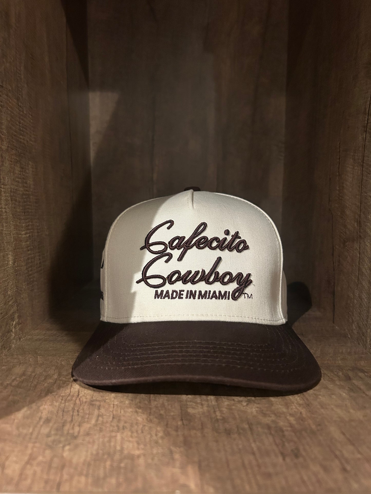 Cafecito cowboy x Imperial Moto